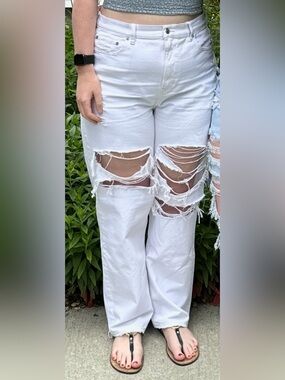 American Eagle Ripped White Jeans